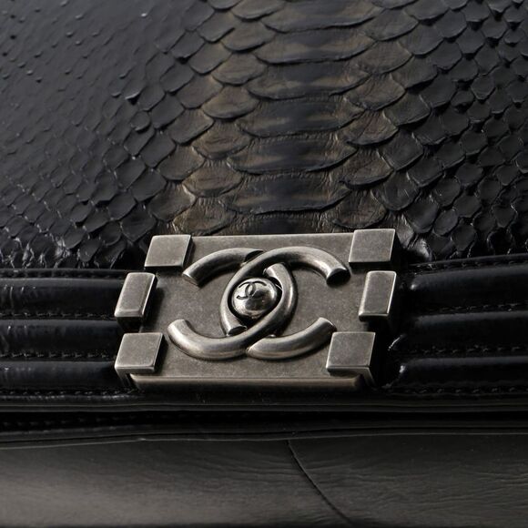 Chanel Boy Flap Bag Python Old Medium Black - Picture 7 of 9